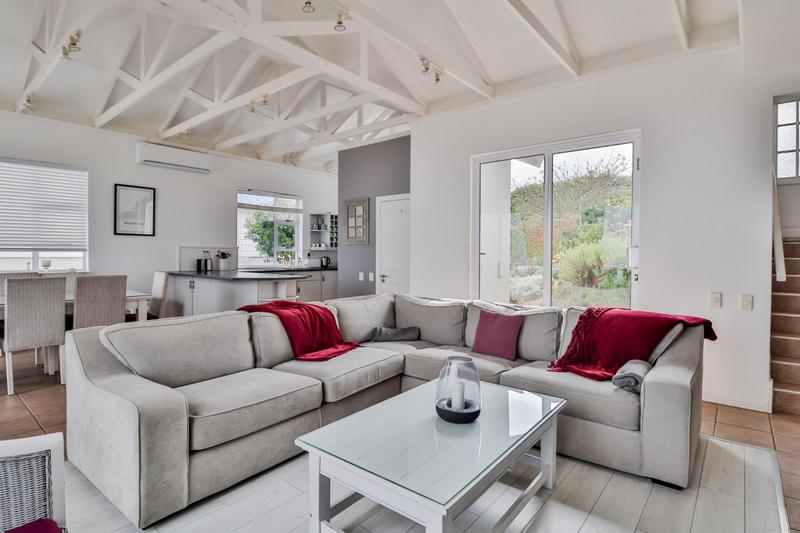 To Let 4 Bedroom Property for Rent in Pinnacle Point Golf Estate Western Cape